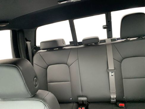 Used 2025 Chevrolet Colorado Trail Boss image 13