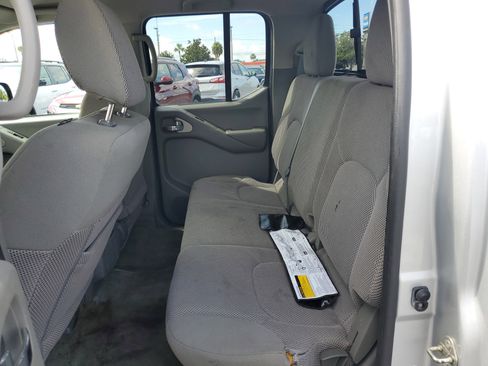 Used 2017 Nissan Frontier SV image 12