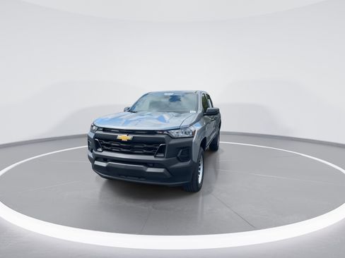 Used 2024 Chevrolet Colorado W/T image 3