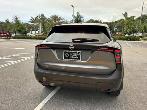 Used 2025 Nissan Kicks SV FWD image 25
