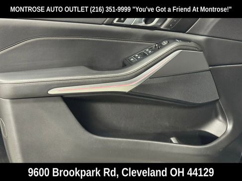 Used 2022 BMW X5 xDrive40i w/ M Sport Package image 12