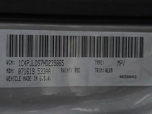 Used 2017 Jeep Cherokee High Altitude FWD image 40