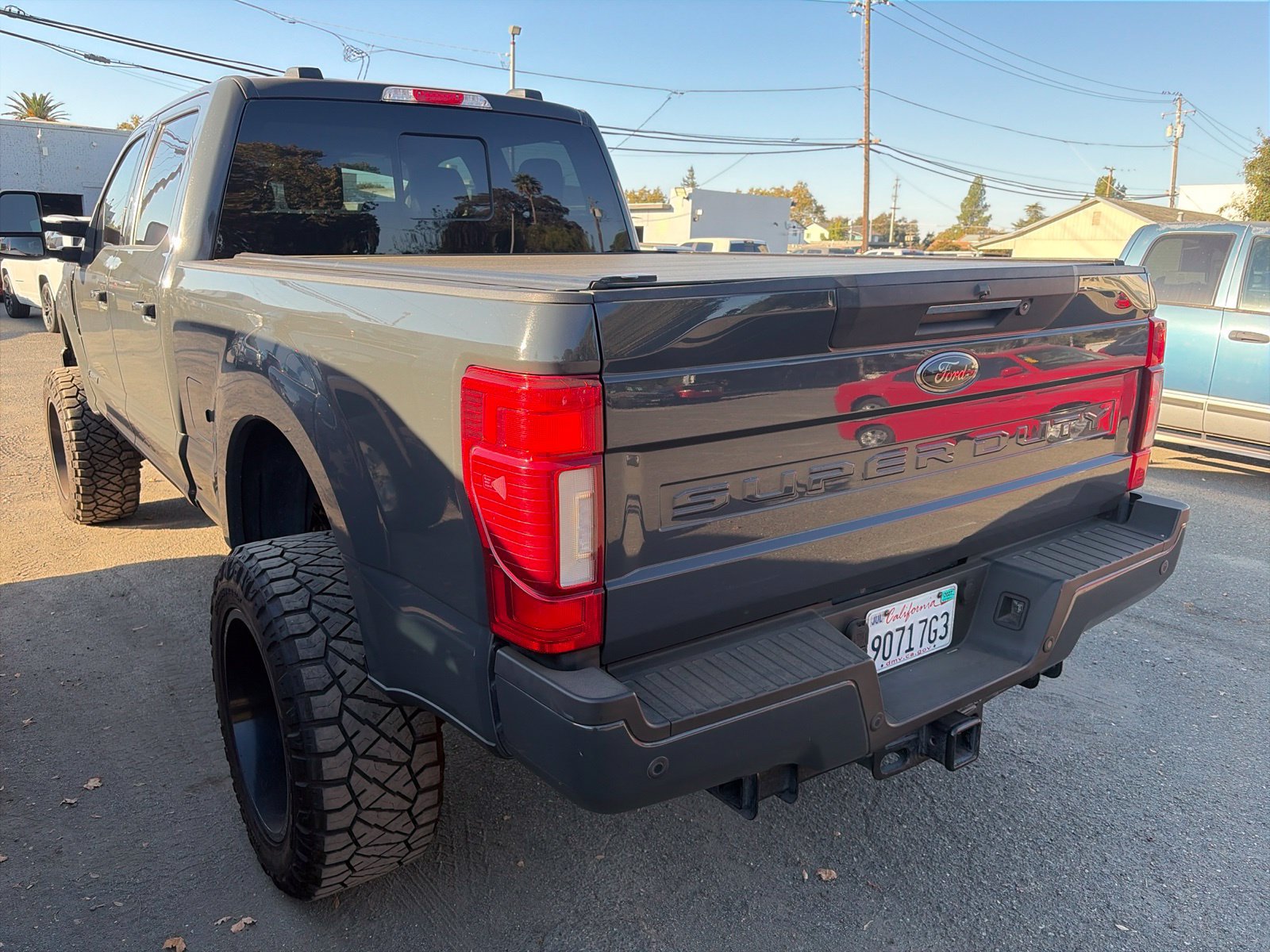 Used 2021 Ford F350 Lariat AWD/4WD image 2