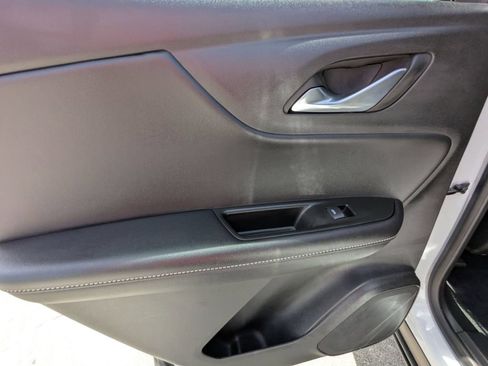Used 2025 Chevrolet Blazer LT FWD image 27