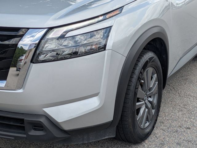 Used 2025 Nissan Pathfinder SV AWD/4WD image 9