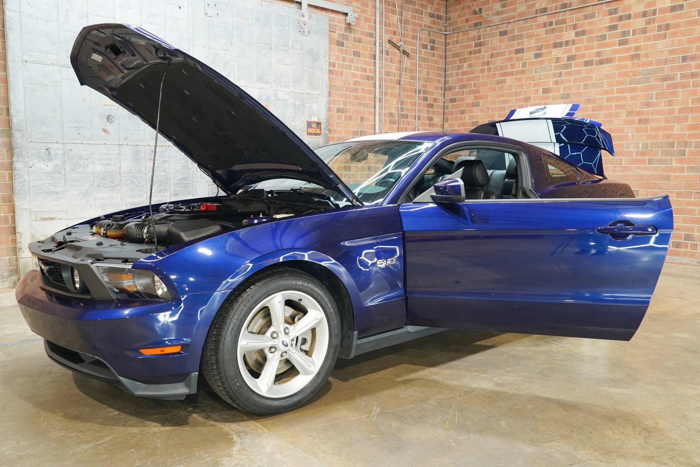 Used 2012 Ford Mustang GT Premium w/ GT Coupe Accessory Pkg 4 RWD image 25