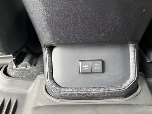 Used 2020 Toyota Highlander XLE AWD/4WD image 31