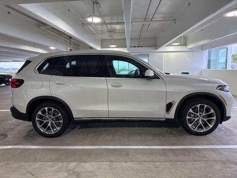 Used 2024 BMW X5 xDrive40i w/ Premium Package AWD/4WD image 4
