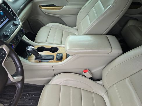 Used 2017 GMC Acadia Denali w/ Technology Package FWD image 28