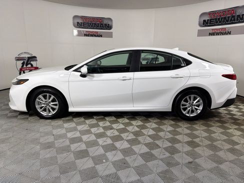 Used 2025 Toyota Camry LE w/ Convenience Package FWD image 6