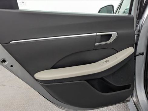 Used 2025 Hyundai Sonata SEL FWD image 16