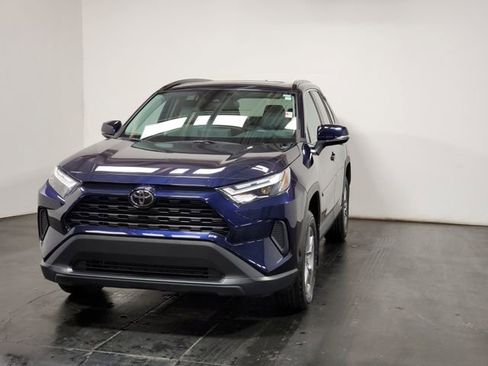 Used 2024 Toyota RAV4 XLE w/ Convenience Package image 4