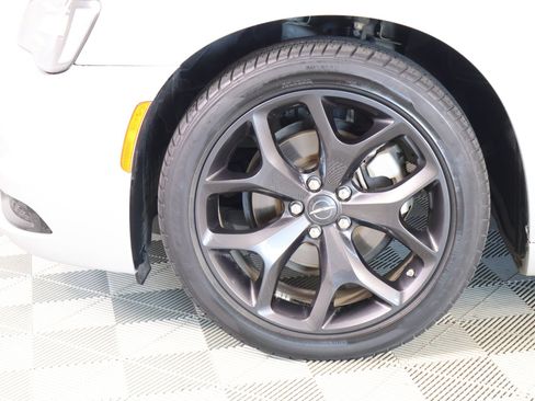Used 2023 Chrysler 300 Touring w/ Sport Appearance Package RWD image 16