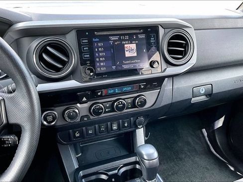 Used 2016 Toyota Tacoma TRD Sport w/ Premium & Technology Package AWD/4WD image 14
