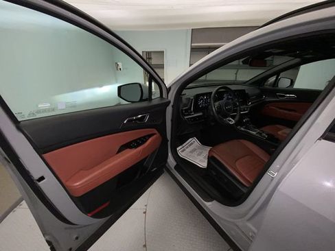 Used 2025 Kia Sportage SX FWD image 11