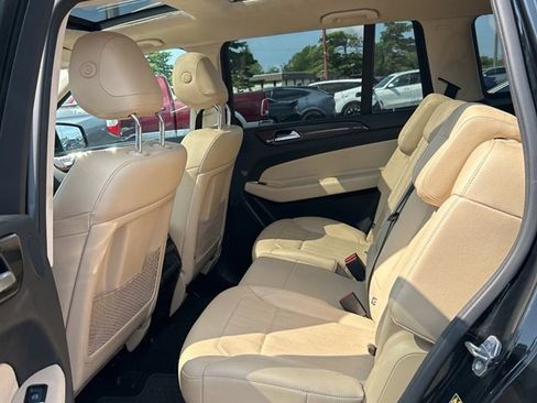 Used 2019 Mercedes-Benz GLS 450 4MATIC image 10