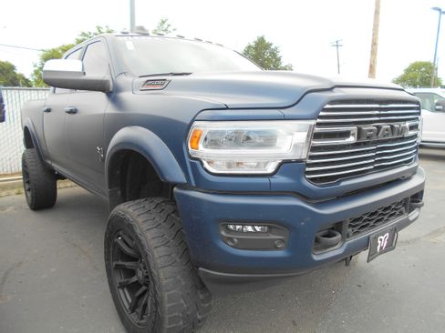 Used 2022 RAM 3500 Laramie AWD/4WD image 3