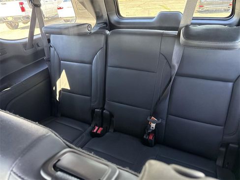Used 2024 Chevrolet Suburban LT image 33