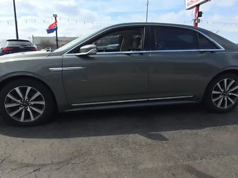 Used 2017 Lincoln Continental Premiere image 9