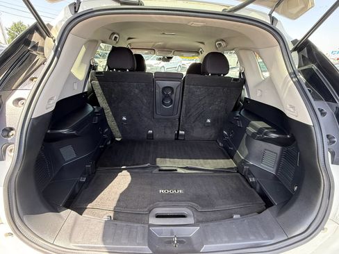Used 2020 Nissan Rogue S w/ Special Edition Package FWD image 6