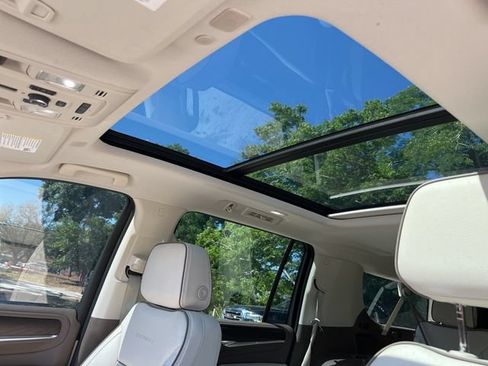 Used 2022 GMC Yukon XL Denali w/ Max Trailering Package AWD/4WD image 5