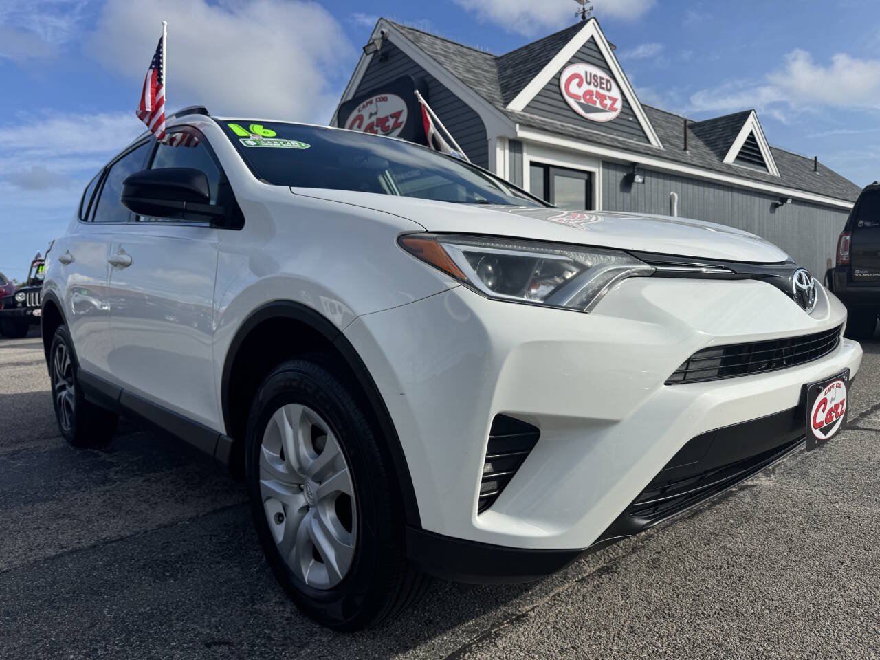 Used 2016 Toyota RAV4 LE AWD/4WD image 1
