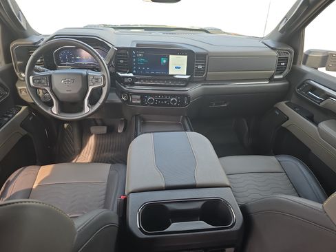 Used 2024 Chevrolet Silverado 2500 ZR2 w/ ZR2 Bison Edition AWD/4WD image 9