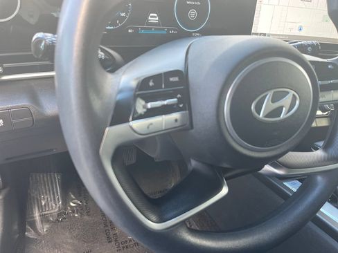 Used 2024 Hyundai Elantra SEL FWD image 31
