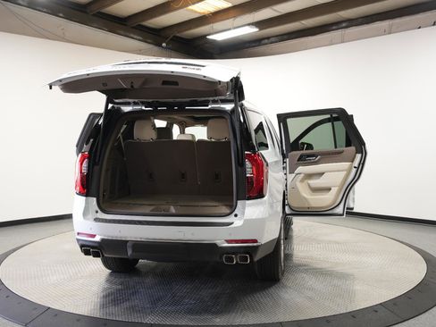 New 2026 GMC Yukon Denali w/ Sun & Power Step Package image 14