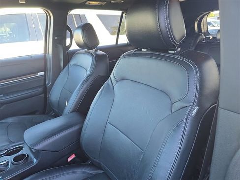 Used 2016 Ford Explorer Limited image 20