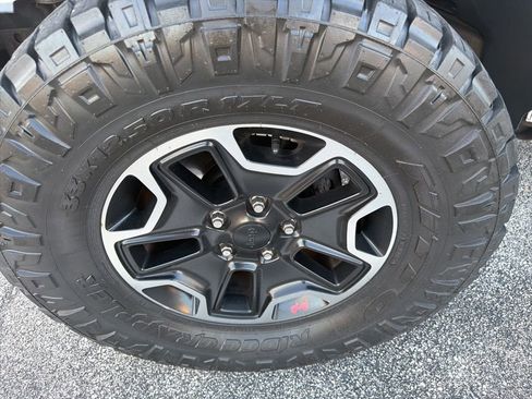 Used 2016 Jeep Wrangler Unlimited Rubicon image 8