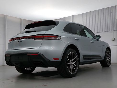 Certified 2023 Porsche Macan image 7