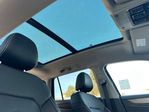 New 2026 Volkswagen Atlas SE image 16