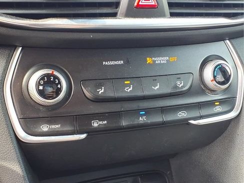 Used 2019 Hyundai Santa Fe SE FWD image 10