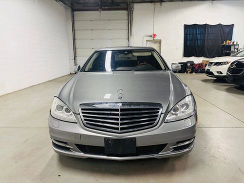 Used 2011 Mercedes-Benz S 550 4MATIC image 3