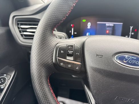 Used 2025 Ford Escape ST-Line Select AWD/4WD image 32