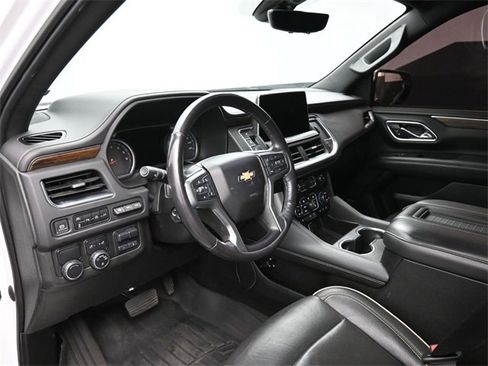 Used 2021 Chevrolet Suburban Premier w/ Premium Package image 13