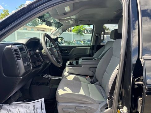 Used 2017 Chevrolet Silverado 1500 Custom w/ Custom Convenience Package AWD/4WD image 9