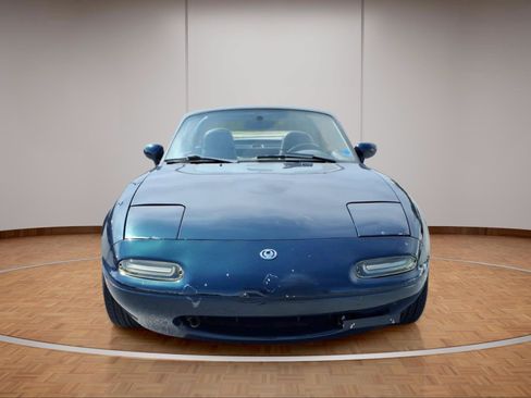 Used 1997 MAZDA MX-5 Miata RWD image 2
