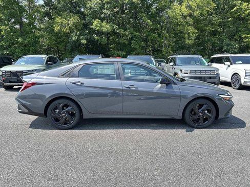 New 2026 Hyundai Elantra SEL Sport FWD image 2