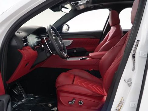 Used 2025 Maserati Grecale Modena image 12