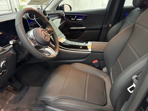 Used 2025 Mercedes-Benz GLC 350e 4MATIC image 14