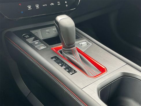 New 2025 Nissan Kicks SR image 27