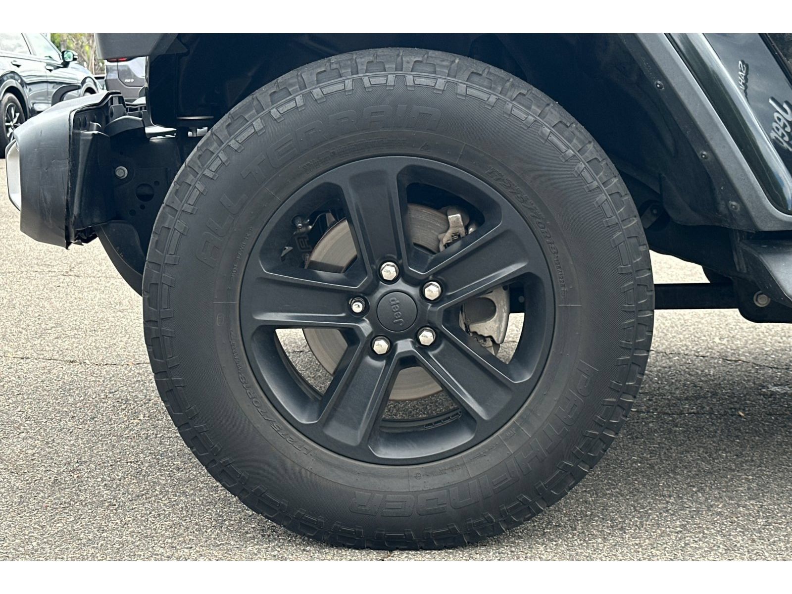 Used 2018 Jeep Wrangler Unlimited Sahara AWD/4WD image 10