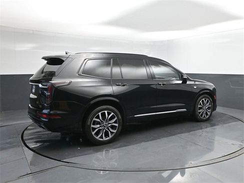 Used 2021 Cadillac XT6 Sport image 15