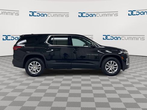 Used 2023 Chevrolet Traverse LS FWD image 9