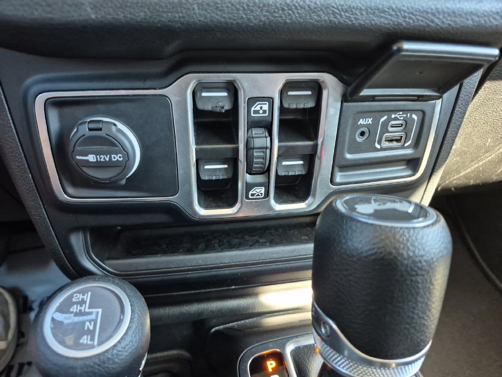 Used 2024 Jeep Wrangler Unlimited Sport AWD/4WD image 22
