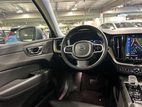 Used 2020 Volvo XC60 T8 Inscription image 24