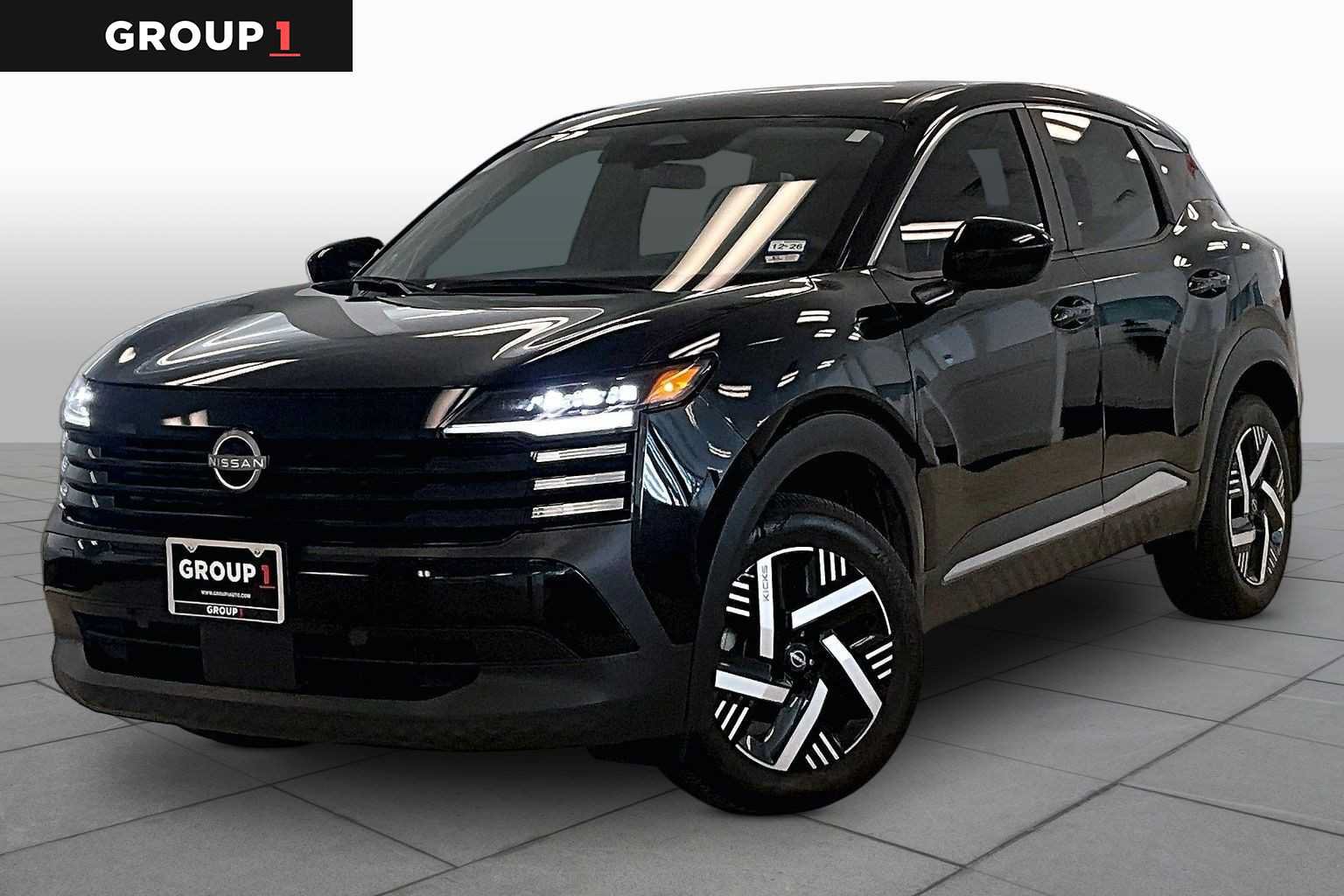 Used 2025 Nissan Kicks SV FWD image 1