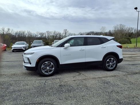 Used 2025 Chevrolet Blazer LT AWD/4WD image 32